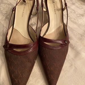 Ann Klein low heeled pointy